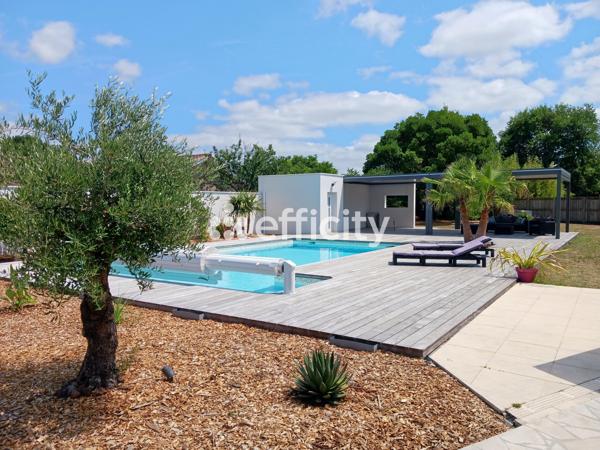 Maison
         5 pièces
        - 162 m² Bien prestige 730 000 € *