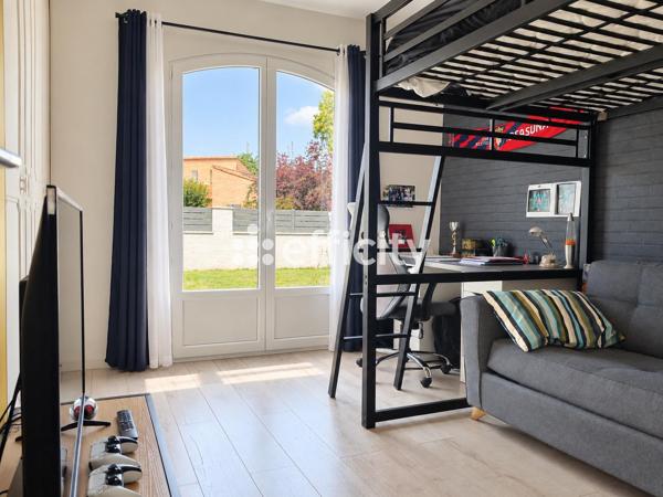 Maison
         5 pièces
        - 162 m² Bien prestige 730 000 € *