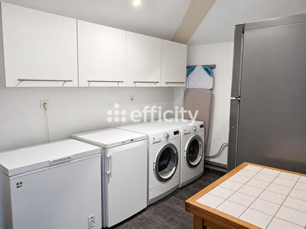 Maison
         5 pièces
        - 162 m² Bien prestige 730 000 € *