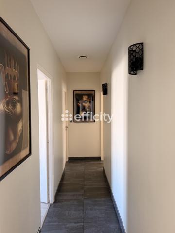 Maison
         5 pièces
        - 162 m² Bien prestige 730 000 € *