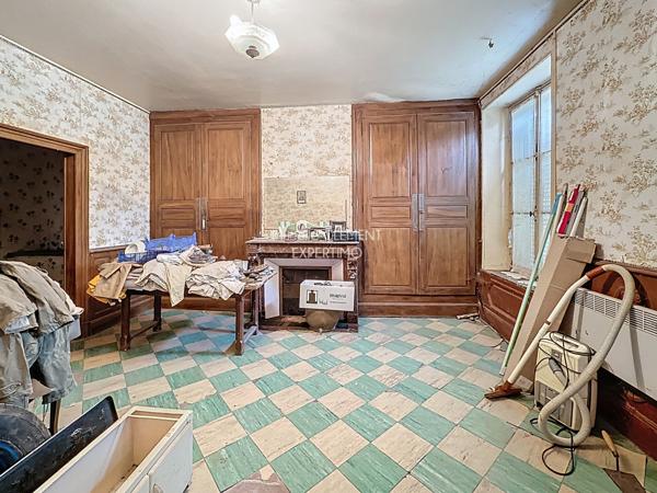 Mouron (08250) Corps de ferme avec granges et pâtures