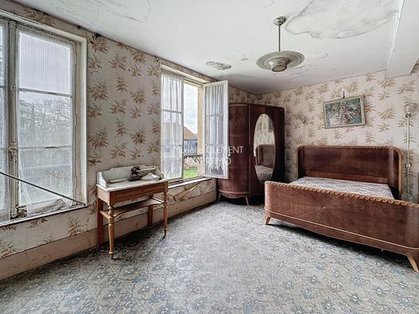 Mouron (08250) Corps de ferme avec granges et pâtures