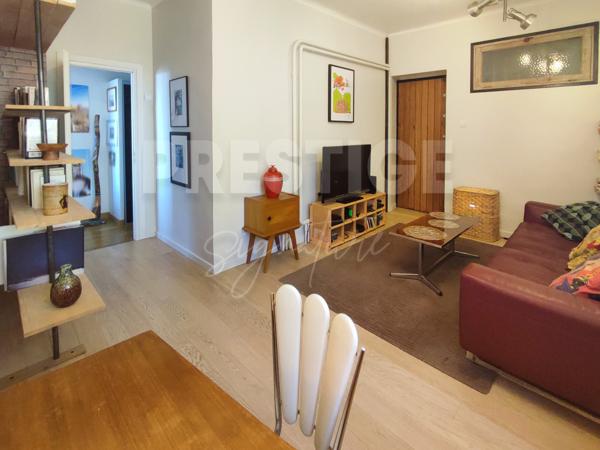 Maison
                                                                                                                                                                                                                                                                                                                        9 pièce(s)                                                                                                                                                                                                          5 chambre(s)                                                                                                                                                                                                          160  m²