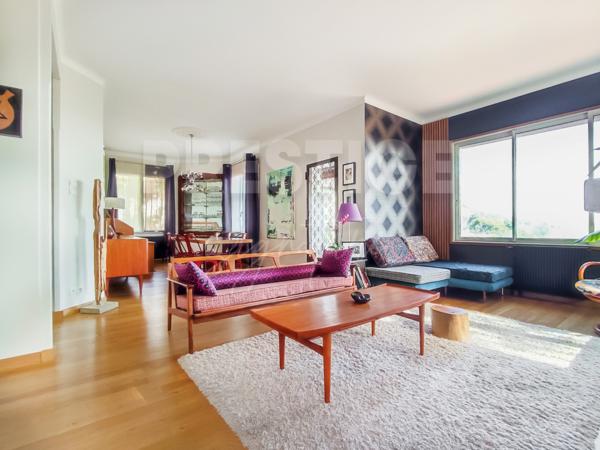 Maison
                                                                                                                                                                                                                                                                                                                        9 pièce(s)                                                                                                                                                                                                          5 chambre(s)                                                                                                                                                                                                          160  m²