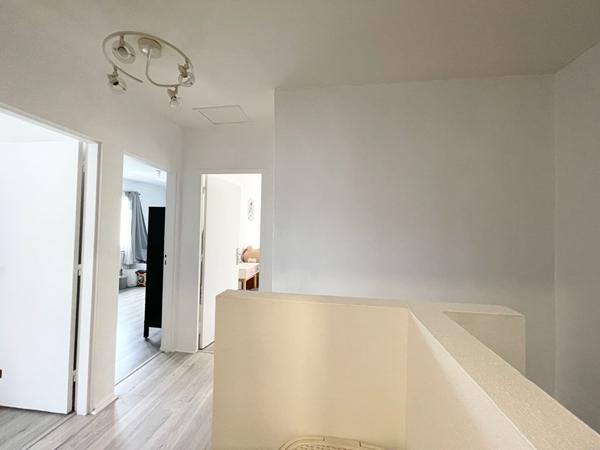 PESSAC - SAINT MARTIN - Maison a etage - 99m2 - 3 chambres - Jardin - Terrasse