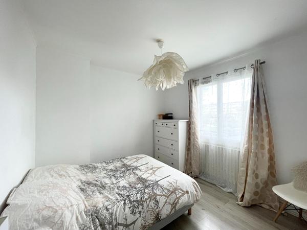 PESSAC - SAINT MARTIN - Maison a etage - 99m2 - 3 chambres - Jardin - Terrasse