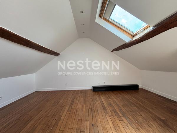 Nestenn Igny - Maison de ville en triplex au calme dans une cour privative avec faibles charges de copropriété - Igny Bourg  Proche écoles  JB Corot et La Salle, commerces, Ligne V et bus, axes routiers , proche Vélizy et Plateau de Saclay.
