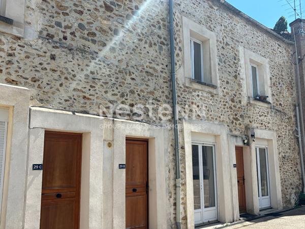 Nestenn Igny - Maison de ville en triplex au calme dans une cour privative avec faibles charges de copropriété - Igny Bourg  Proche écoles  JB Corot et La Salle, commerces, Ligne V et bus, axes routiers , proche Vélizy et Plateau de Saclay.