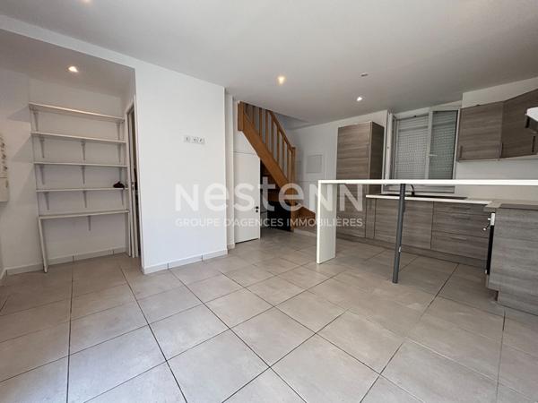 Nestenn Igny - Maison de ville en triplex au calme dans une cour privative avec faibles charges de copropriété - Igny Bourg  Proche écoles  JB Corot et La Salle, commerces, Ligne V et bus, axes routiers , proche Vélizy et Plateau de Saclay.