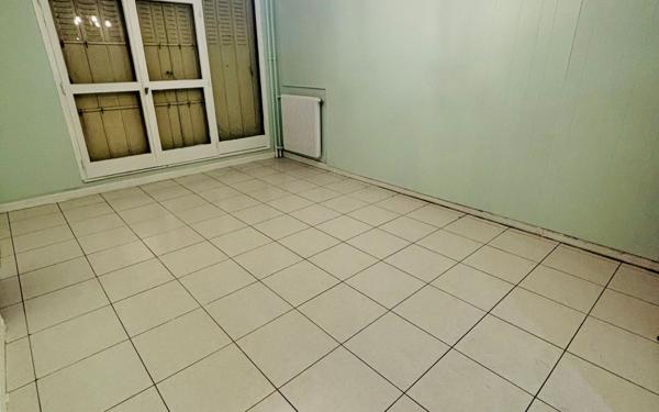 Appartement à vendre    4 pièces • 76 m2 Stains