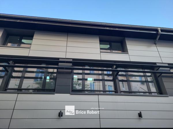 Bureaux en location duplex rénové Lyon 7 proche métro et garages