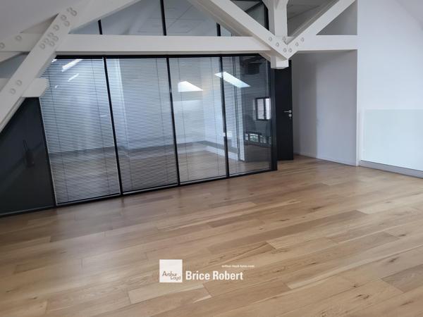 Bureaux en location duplex rénové Lyon 7 proche métro et garages