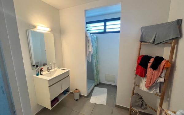 Appartement à vendre    4 pièces •  Remire-Montjoly