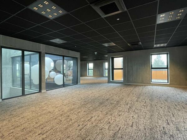 A LOUER - MONTIVILLIERS - BUREAUX - 454 m2 - NEUF