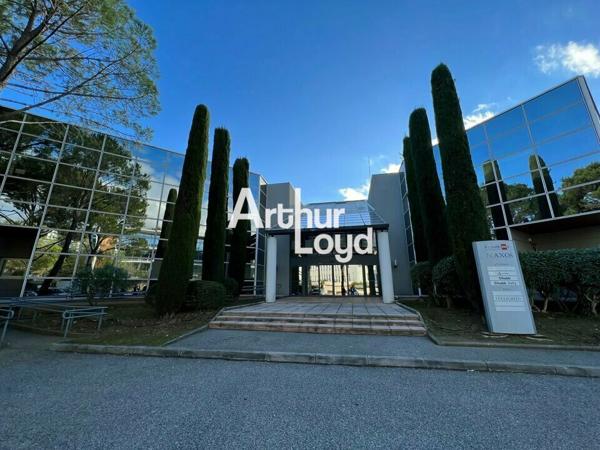 Bureaux cloisonnés 304 m² à louer Sophia Antipolis