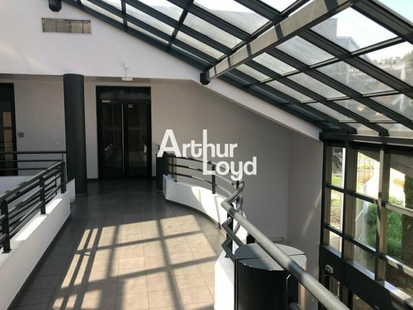 Bureaux cloisonnés 304 m² à louer Sophia Antipolis
