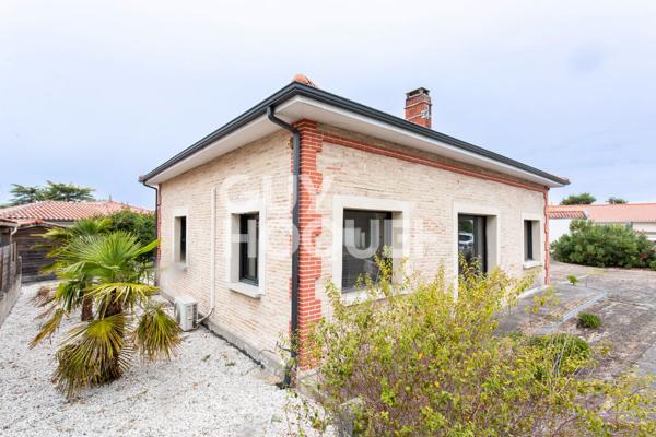 À  VENDRE ! LOCAL COMMERCIAL DE CHARME, IDÉALEMENT SITUÉ