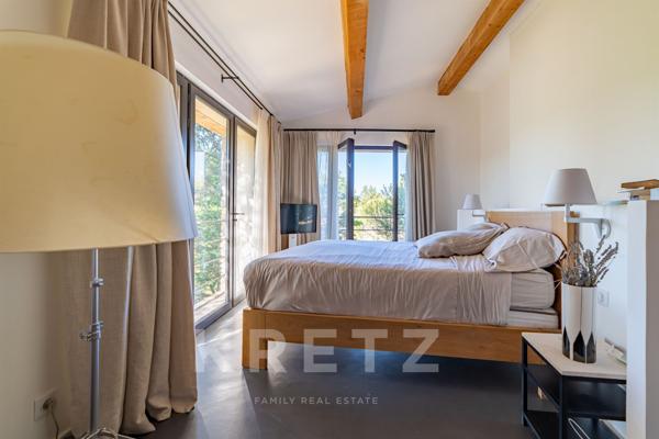 GORDES _  EXCLUSIVITÉ_ MAS EN PIERRE D'EXCEPTION  DE 317 M2 _ 4 HECTARES _ VUE PANORAMIQUE