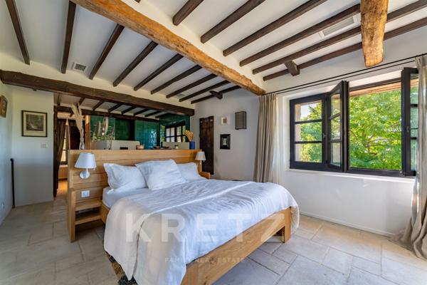 GORDES _  EXCLUSIVITÉ_ MAS EN PIERRE D'EXCEPTION  DE 317 M2 _ 4 HECTARES _ VUE PANORAMIQUE