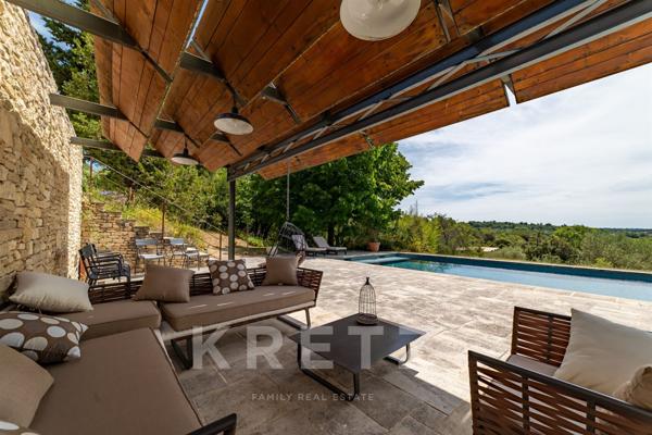 GORDES _  EXCLUSIVITÉ_ MAS EN PIERRE D'EXCEPTION  DE 317 M2 _ 4 HECTARES _ VUE PANORAMIQUE