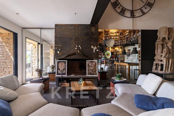 GORDES _  EXCLUSIVITÉ_ MAS EN PIERRE D'EXCEPTION  DE 317 M2 _ 4 HECTARES _ VUE PANORAMIQUE