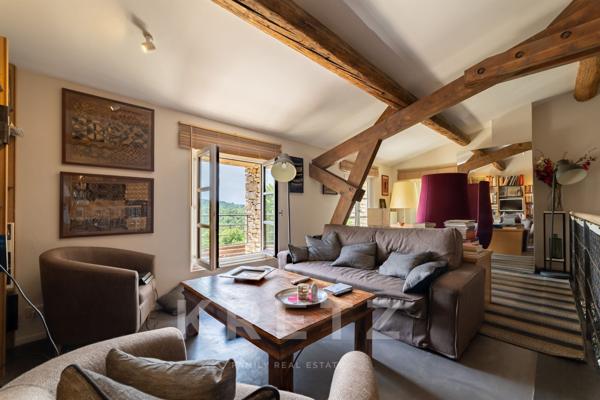 GORDES _  EXCLUSIVITÉ_ MAS EN PIERRE D'EXCEPTION  DE 317 M2 _ 4 HECTARES _ VUE PANORAMIQUE