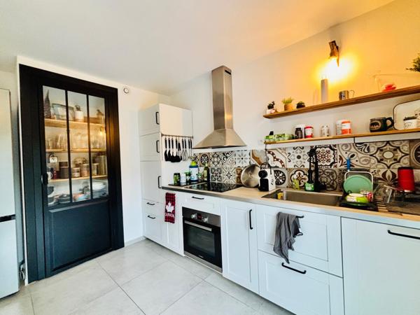 Maison 3 chambres avec garage et piscinable