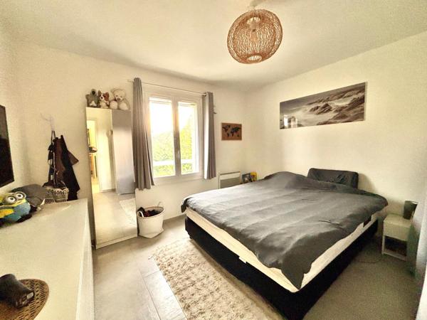 Maison 3 chambres avec garage et piscinable