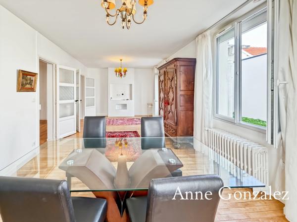 ORLEANS CENTRE, Bel appartement plain pied de plus de 85 m2 avec jardin privatif, terrasse et garage dans petite coproriété très bien entretenue