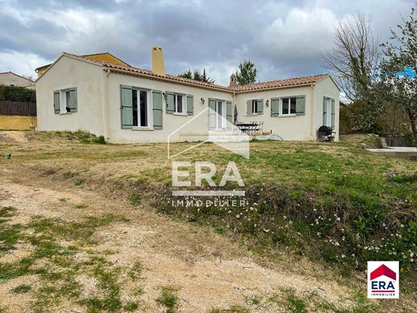 Superbe villa récente bordée d'un petit ruisseau