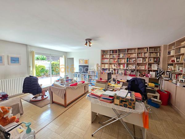Vente
                Maison156 m² - 6 Pièces -
                    VERON (89510)