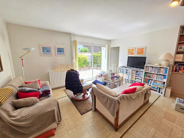Vente
                Maison156 m² - 6 Pièces -
                    VERON (89510)