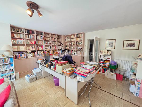 Vente
                Maison156 m² - 6 Pièces -
                    VERON (89510)
