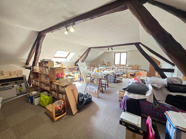 Vente
                Maison156 m² - 6 Pièces -
                    VERON (89510)