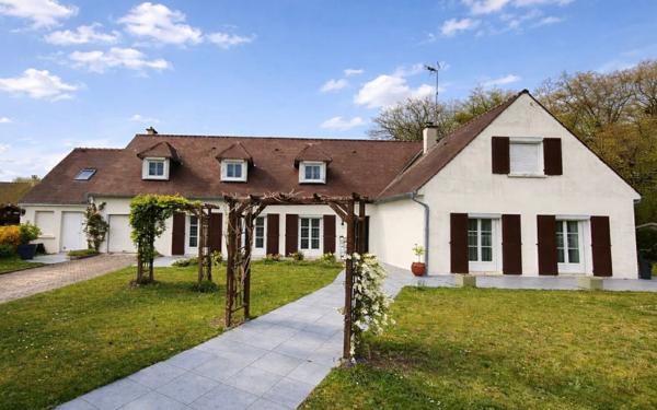 Maison à vendre    8 pièces • 284 m2 Lacroix-Saint-Ouen