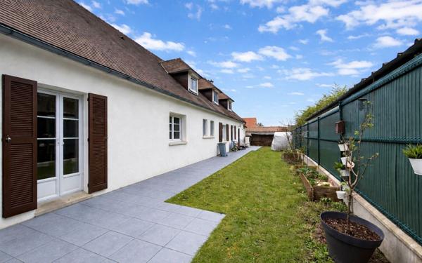 Maison à vendre    8 pièces • 284 m2 Lacroix-Saint-Ouen