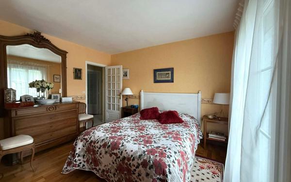 Maison à vendre    8 pièces • 284 m2 Lacroix-Saint-Ouen