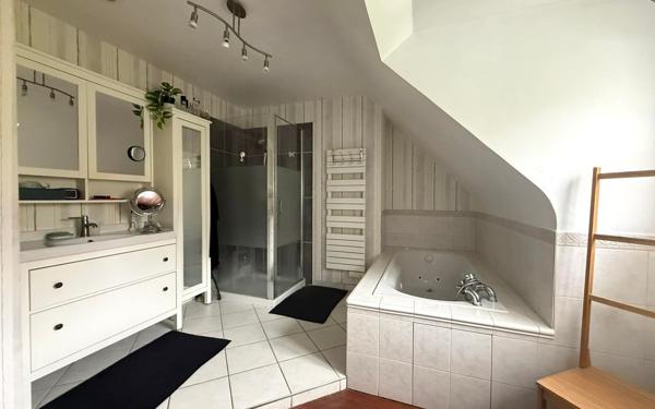 Maison à vendre    8 pièces • 284 m2 Lacroix-Saint-Ouen