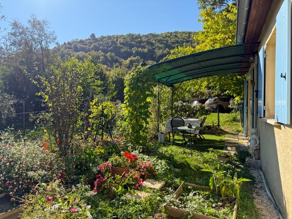 Meyras (07380) Petite Maison dans la Prairie…