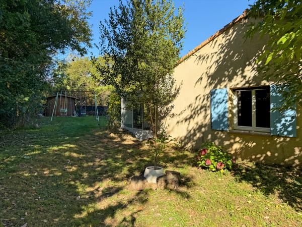 Meyras (07380) Petite Maison dans la Prairie…