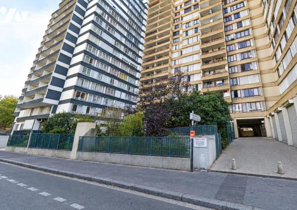 Sur la commune d'AUBERVILLIERS (SEINE SAINT DENIS) STUDIO+CAVE+PARKING