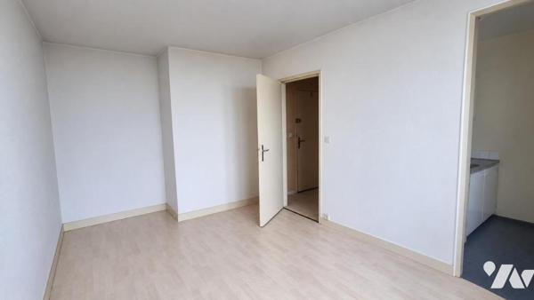 Sur la commune d'AUBERVILLIERS (SEINE SAINT DENIS) STUDIO+CAVE+PARKING