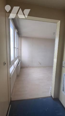 Sur la commune d'AUBERVILLIERS (SEINE SAINT DENIS) STUDIO+CAVE+PARKING