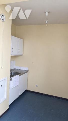 Sur la commune d'AUBERVILLIERS (SEINE SAINT DENIS) STUDIO+CAVE+PARKING