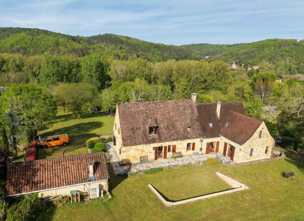 Maison ancienne - Sarlat-la-caneda EXCLUSIVITE - Secteur SARLAT - Belle propriété de charme en pierre avec maison d'amis sur 4410 m² arborés en situation dominante
