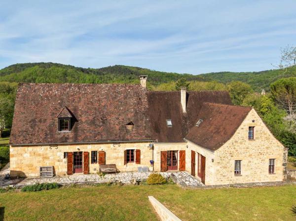 Maison ancienne - Sarlat-la-caneda EXCLUSIVITE - Secteur SARLAT - Belle propriété de charme en pierre avec maison d'amis sur 4410 m² arborés en situation dominante