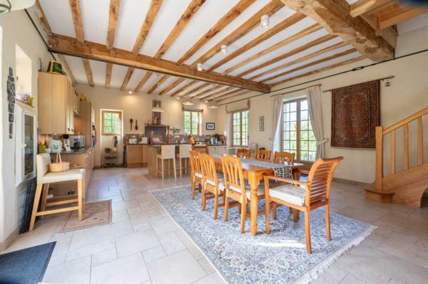 Maison ancienne - Sarlat-la-caneda EXCLUSIVITE - Secteur SARLAT - Belle propriété de charme en pierre avec maison d'amis sur 4410 m² arborés en situation dominante