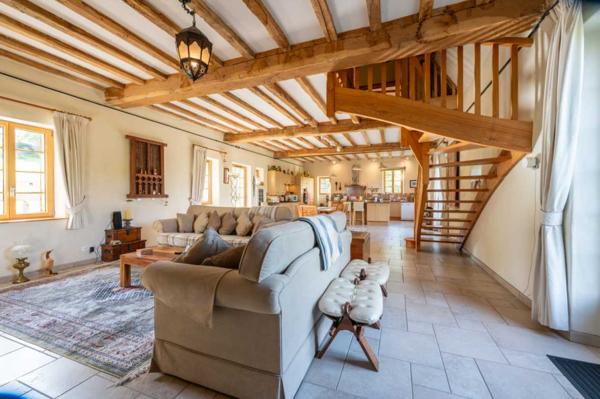 Maison ancienne - Sarlat-la-caneda EXCLUSIVITE - Secteur SARLAT - Belle propriété de charme en pierre avec maison d'amis sur 4410 m² arborés en situation dominante