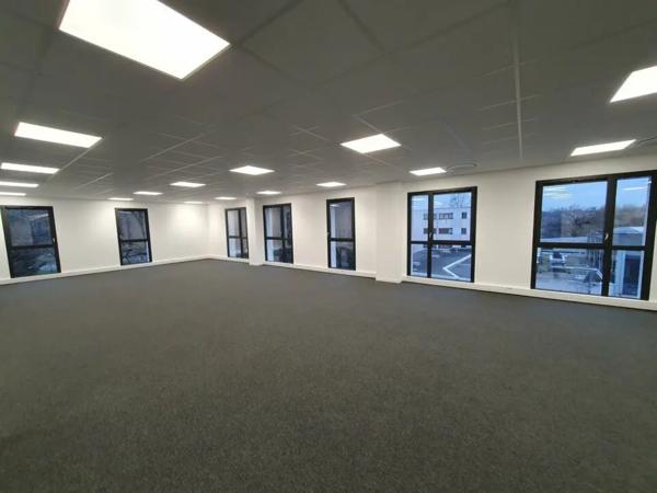 BUREAUX NEUFS-260 m²-LA CHAPELLE SUR ERDRE-PROCHE PÉRIPHÉRIQUE