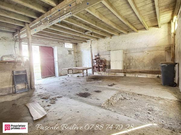 Longère avec travaux de rénovation à terminer - VERNOIL LE FOURRIER (49390)